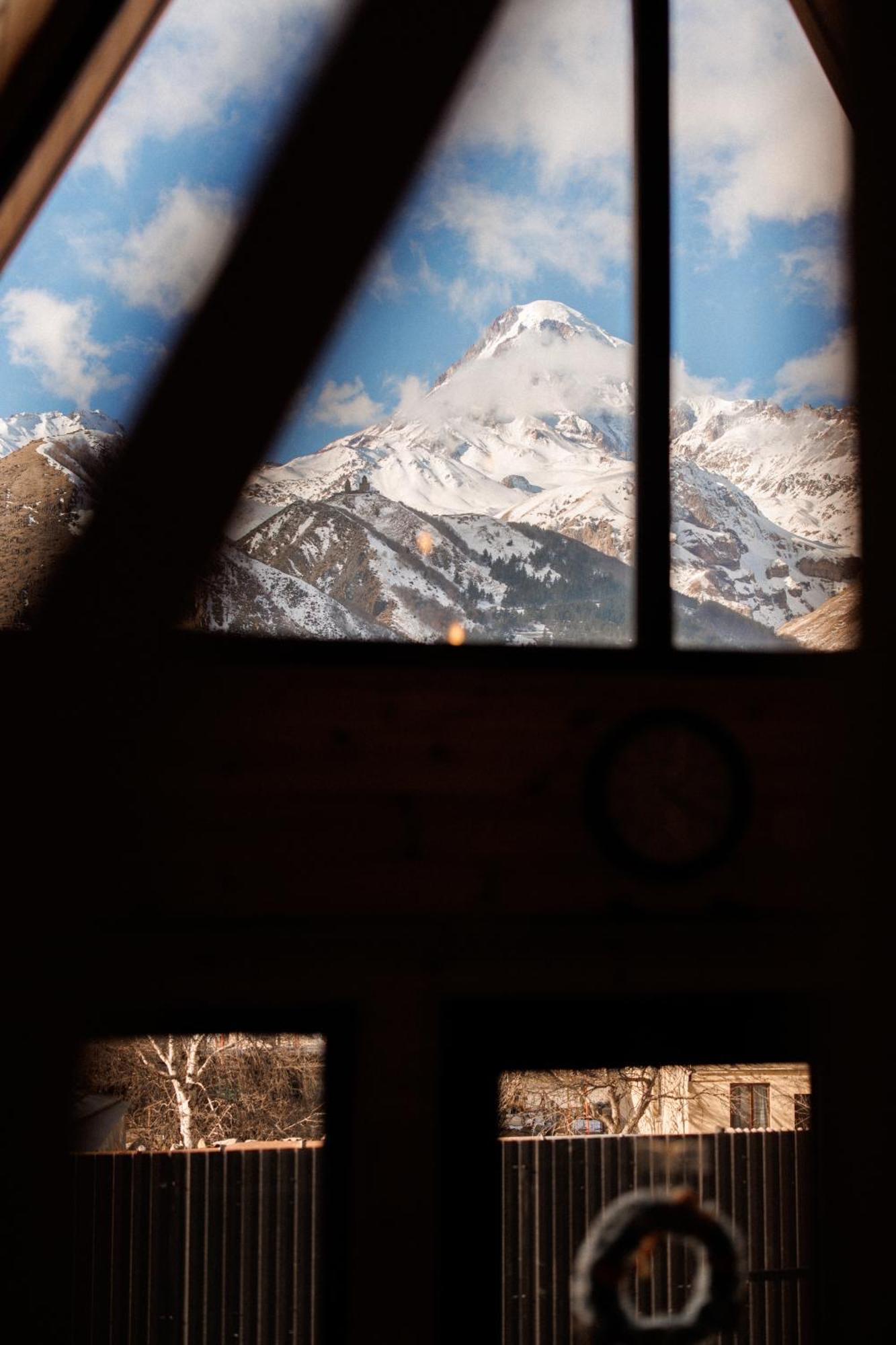Via Kazbegi Villa Eksteriør billede